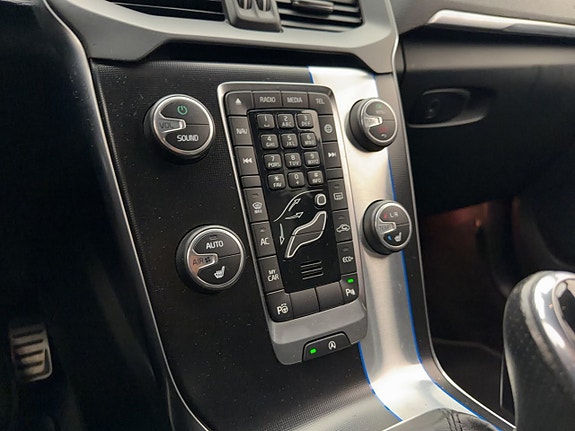 Volvo V40 22 of 30