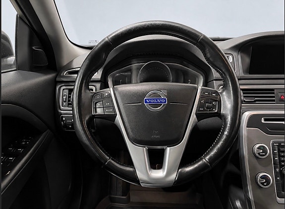 Volvo XC70 13 of 20