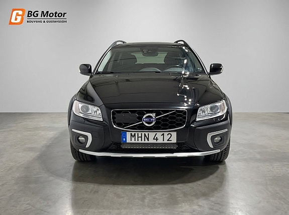 Volvo XC70 2 of 20