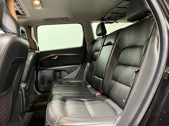 Volvo XC70 11 of 20