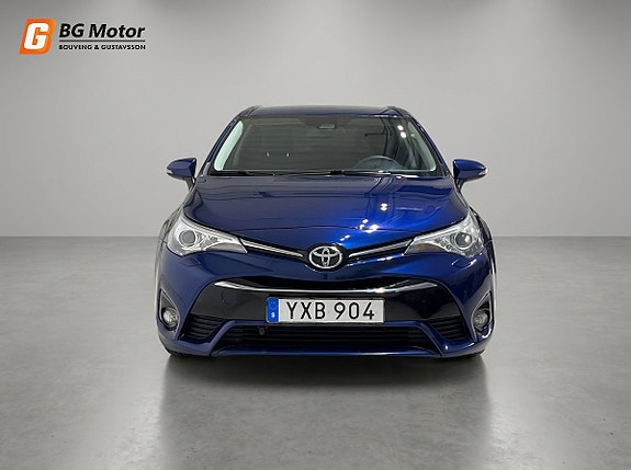 Toyota Avensis 2 of 18