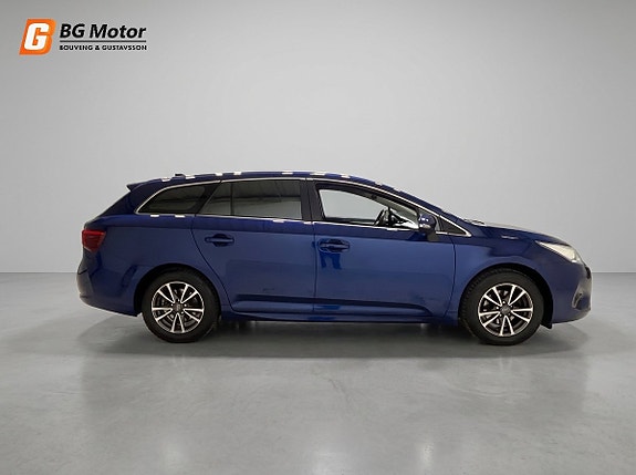 Toyota Avensis 3 of 18