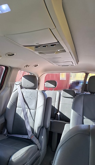 Chrysler Town & Country 14 of 26
