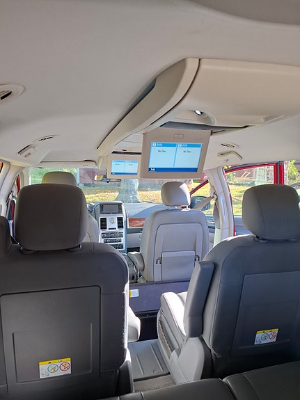 Chrysler Town & Country 13 of 26
