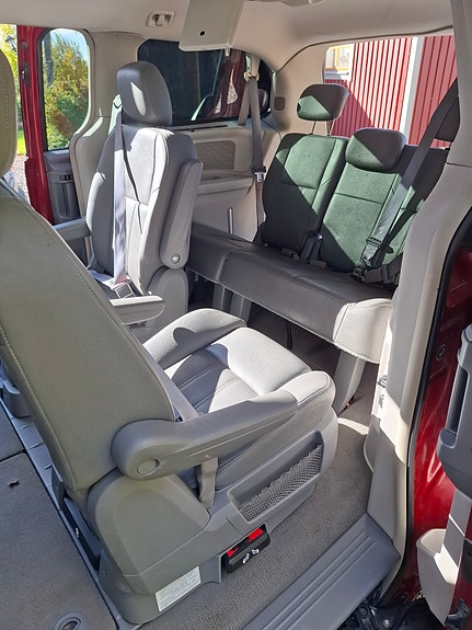 Chrysler Town & Country 20 of 26