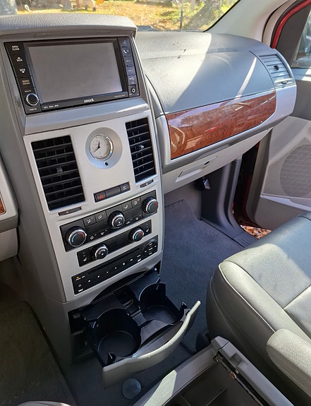 Chrysler Town & Country 22 of 26