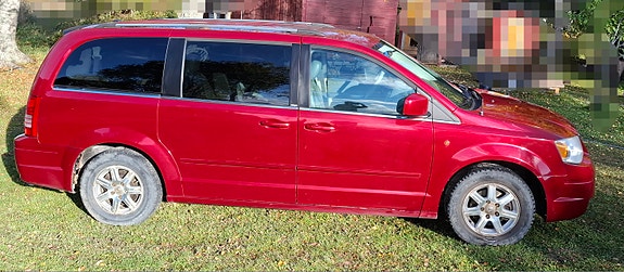 Chrysler Town & Country 6 of 26