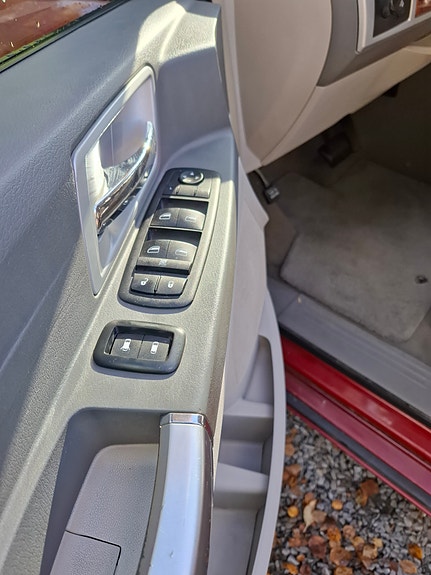 Chrysler Town & Country 19 of 26