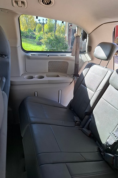 Chrysler Town & Country 17 of 26