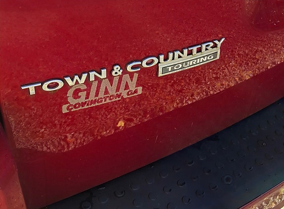 Chrysler Town & Country 5 of 26
