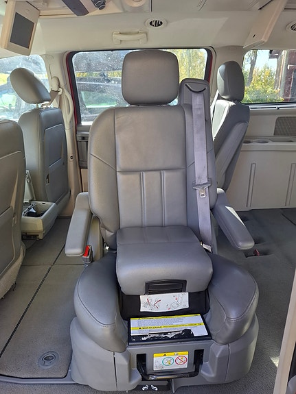Chrysler Town & Country 16 of 26