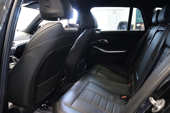 BMW 320 16 of 18