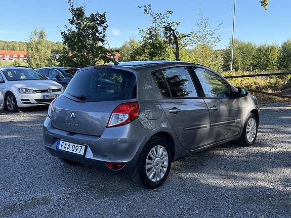 Renault Clio 3 of 17