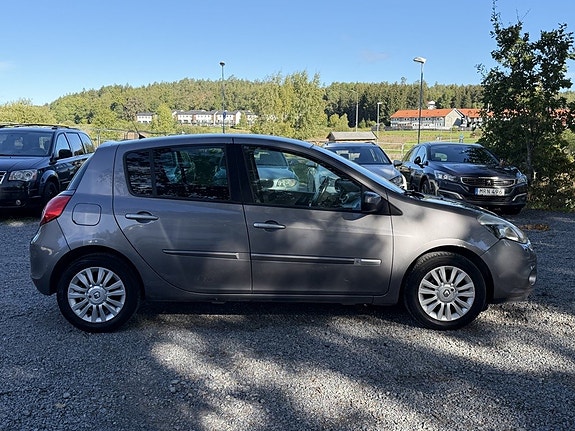Renault Clio 7 of 17