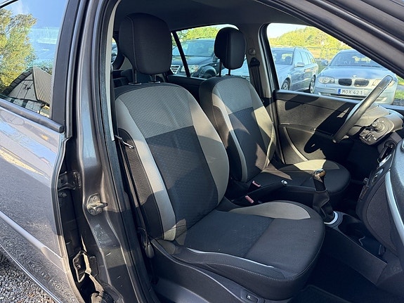 Renault Clio 14 of 17