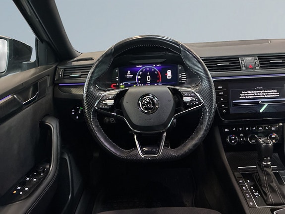 Skoda Superb 9 of 27