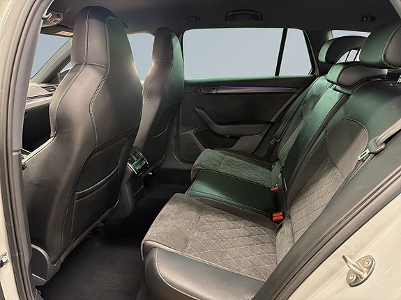 Skoda Superb 13 of 27