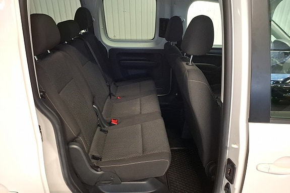 Volkswagen Caddy Maxi 13 of 16