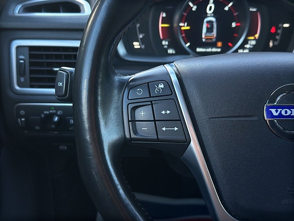 Volvo V70 15 of 28