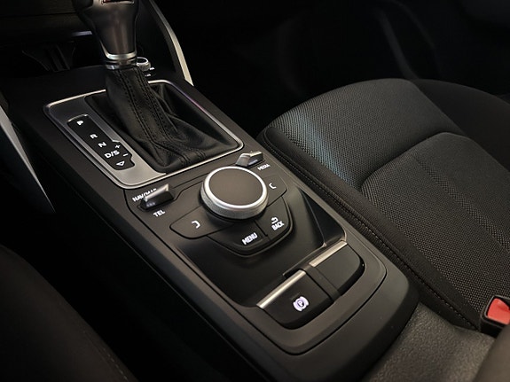 Audi Q2 13 of 15