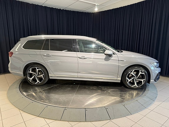 Volkswagen Passat 7 of 15
