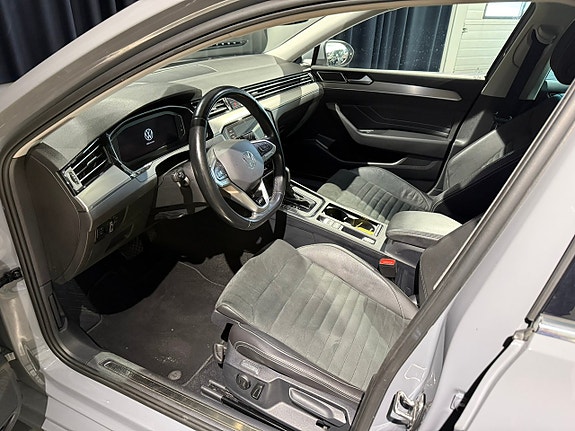 Volkswagen Passat 11 of 15