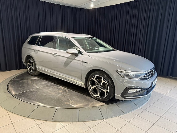 Volkswagen Passat 8 of 15