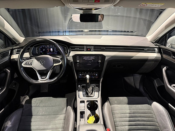 Volkswagen Passat 10 of 15