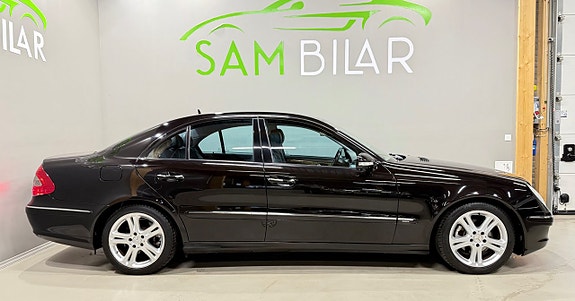 Mercedes-Benz E200 2 of 18