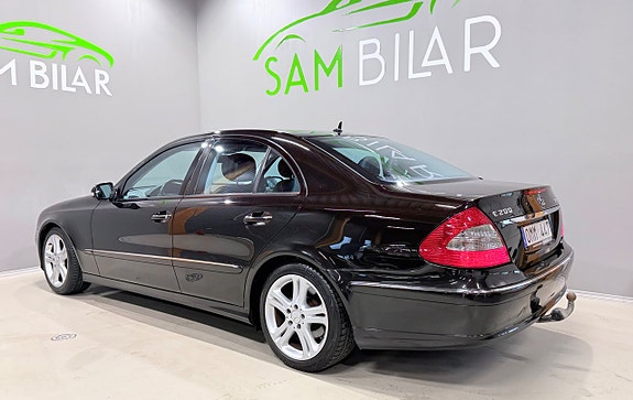 Mercedes-Benz E200 5 of 18