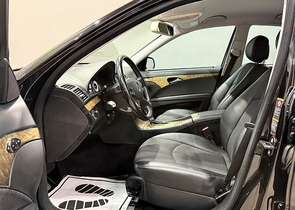 Mercedes-Benz E200 9 of 18