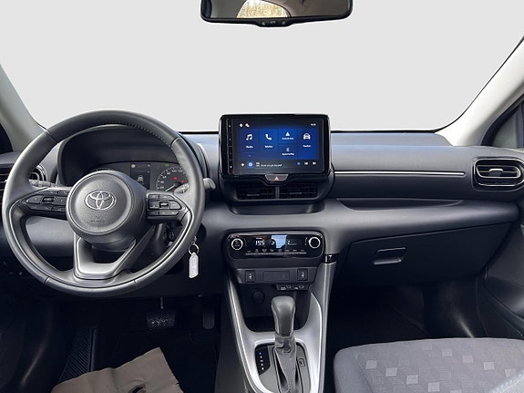 Toyota Yaris 9 of 17