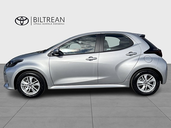 Toyota Yaris 3 of 17