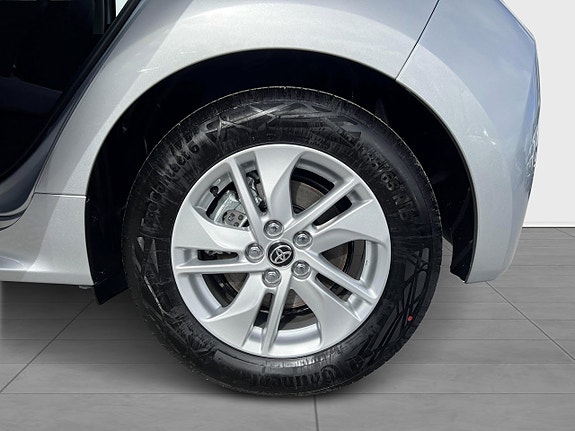 Toyota Yaris 14 of 17