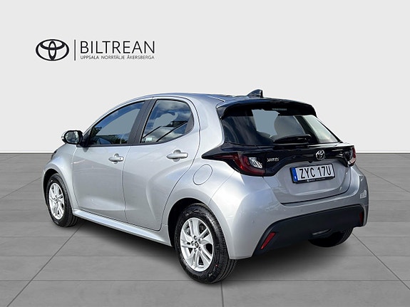 Toyota Yaris 4 of 17
