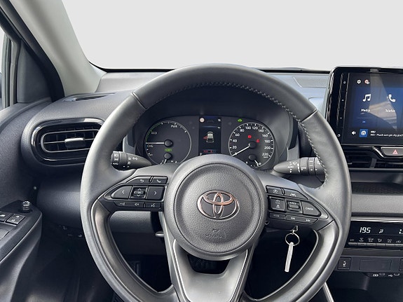 Toyota Yaris 10 of 17