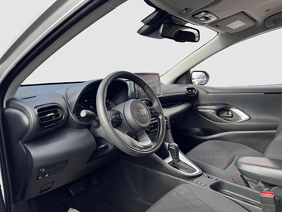 Toyota Yaris 11 of 17