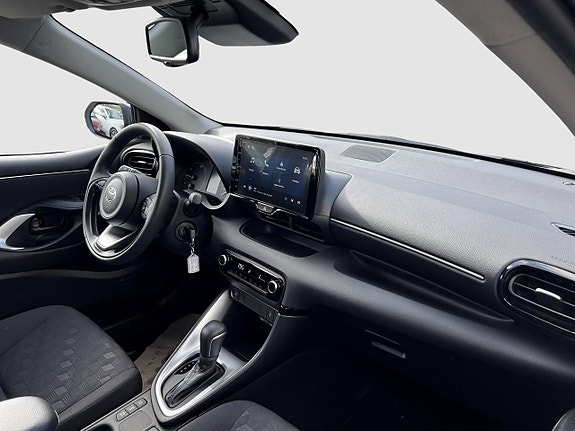 Toyota Yaris 8 of 17