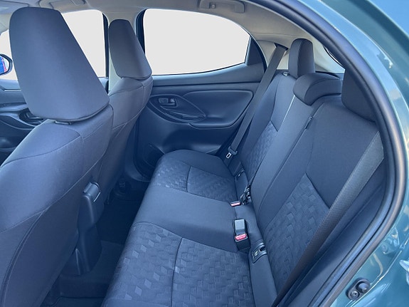 Toyota Yaris 14 of 17