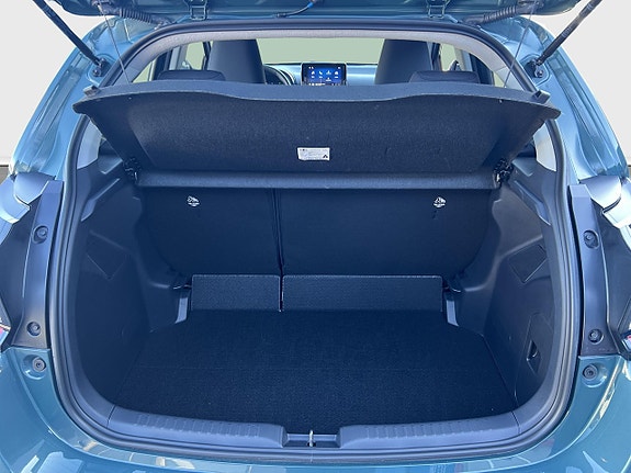 Toyota Yaris 15 of 17