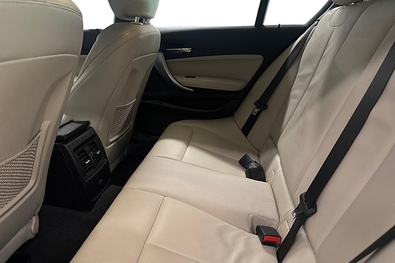 BMW 120i 11 of 17