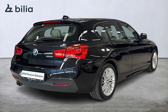 BMW 120i 16 of 17