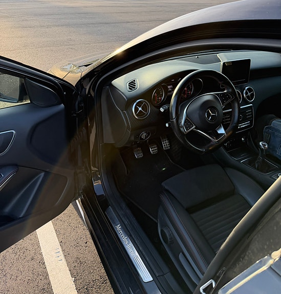Mercedes-Benz A180 3 of 7