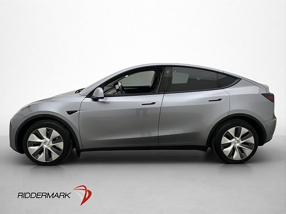Tesla Model Y 5 of 28