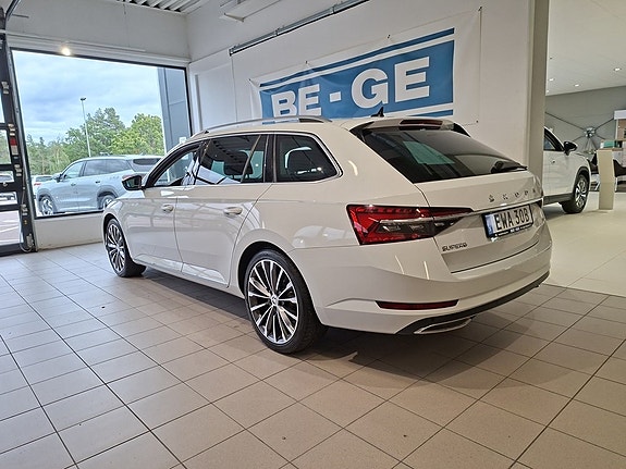 Skoda Superb 3 of 13