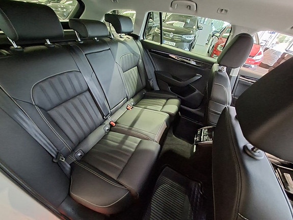 Skoda Superb 9 of 13