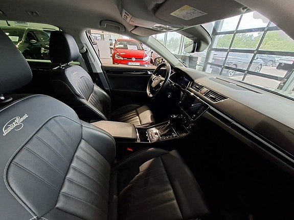 Skoda Superb 10 of 13