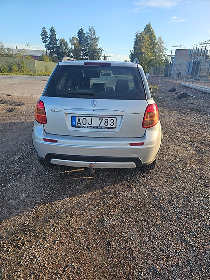 Suzuki SX4 5 of 6