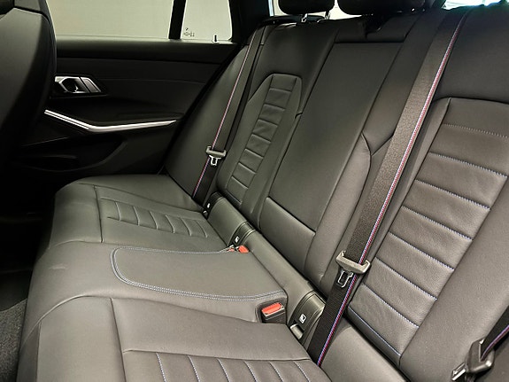 BMW M340i 11 of 26
