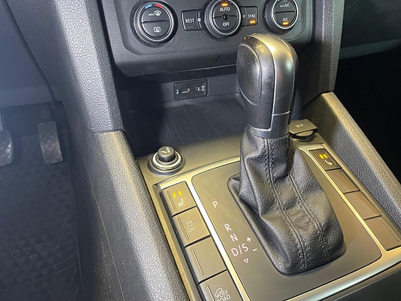Volkswagen Amarok 13 of 19